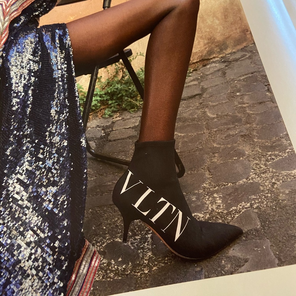 NWT Forever 21 black booties size 10